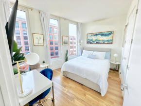 Large One Bedroom - Massive Private Terrace - Luxury Building - Williamsburg - Greenpoint